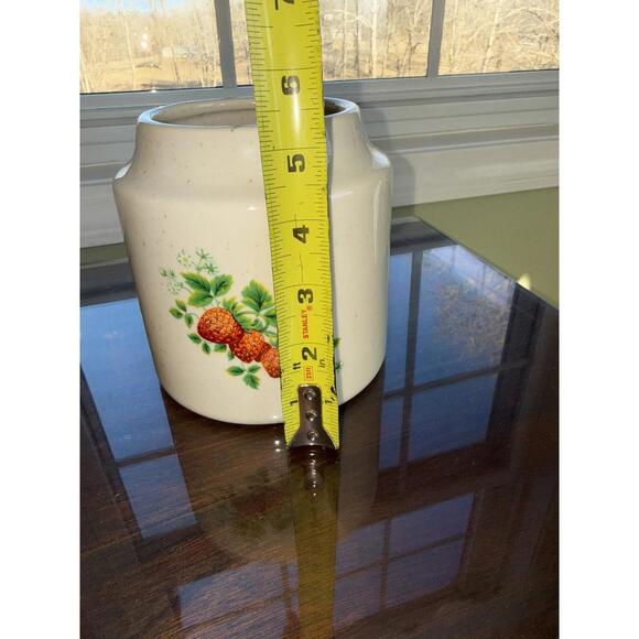VINTAGE HOUSE  OF WEBSTER STRAWBERRY CERAMIC  CANISTER 6” NO LID - Picture 6 of 6